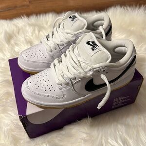 🔥🔥 NIKE SB DUNK LOW PRO white black gum Men’s 5.5 Women 7 - BRAND NEW IN BOX!!